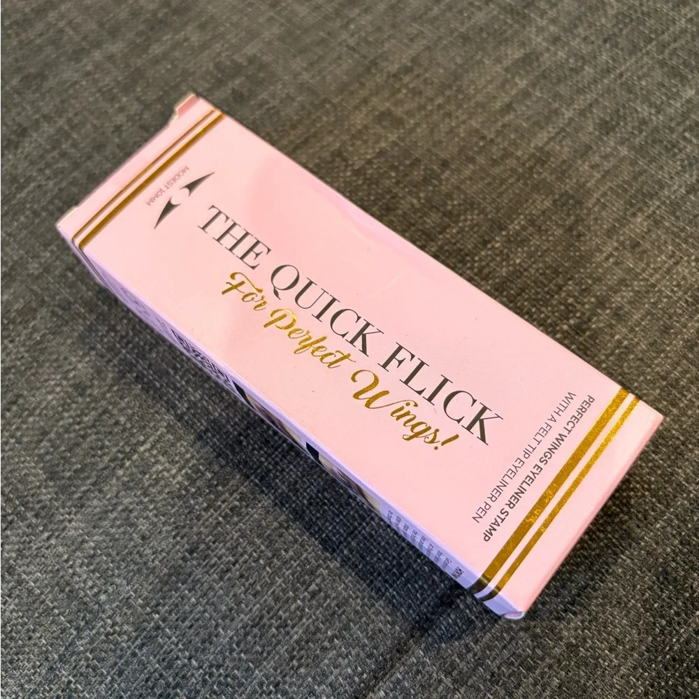 The Quick Flick Perfect Wings Eyeliner Stamp Intense Black Modest Full Size NWT!